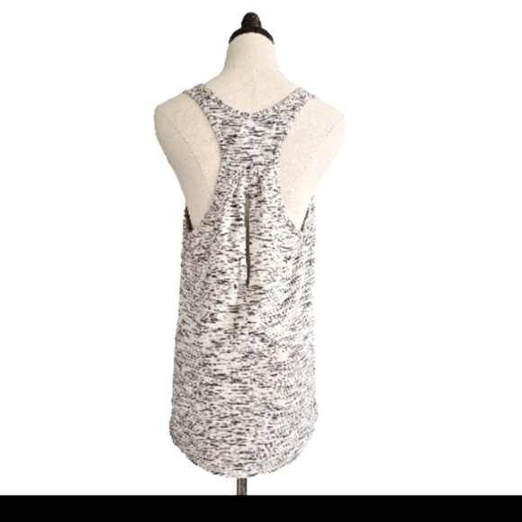 Lululemon Heathered Gray Workout Yoga Gym Essential Pleated Back Tank Top Sz 10 - Picture 3 of 10